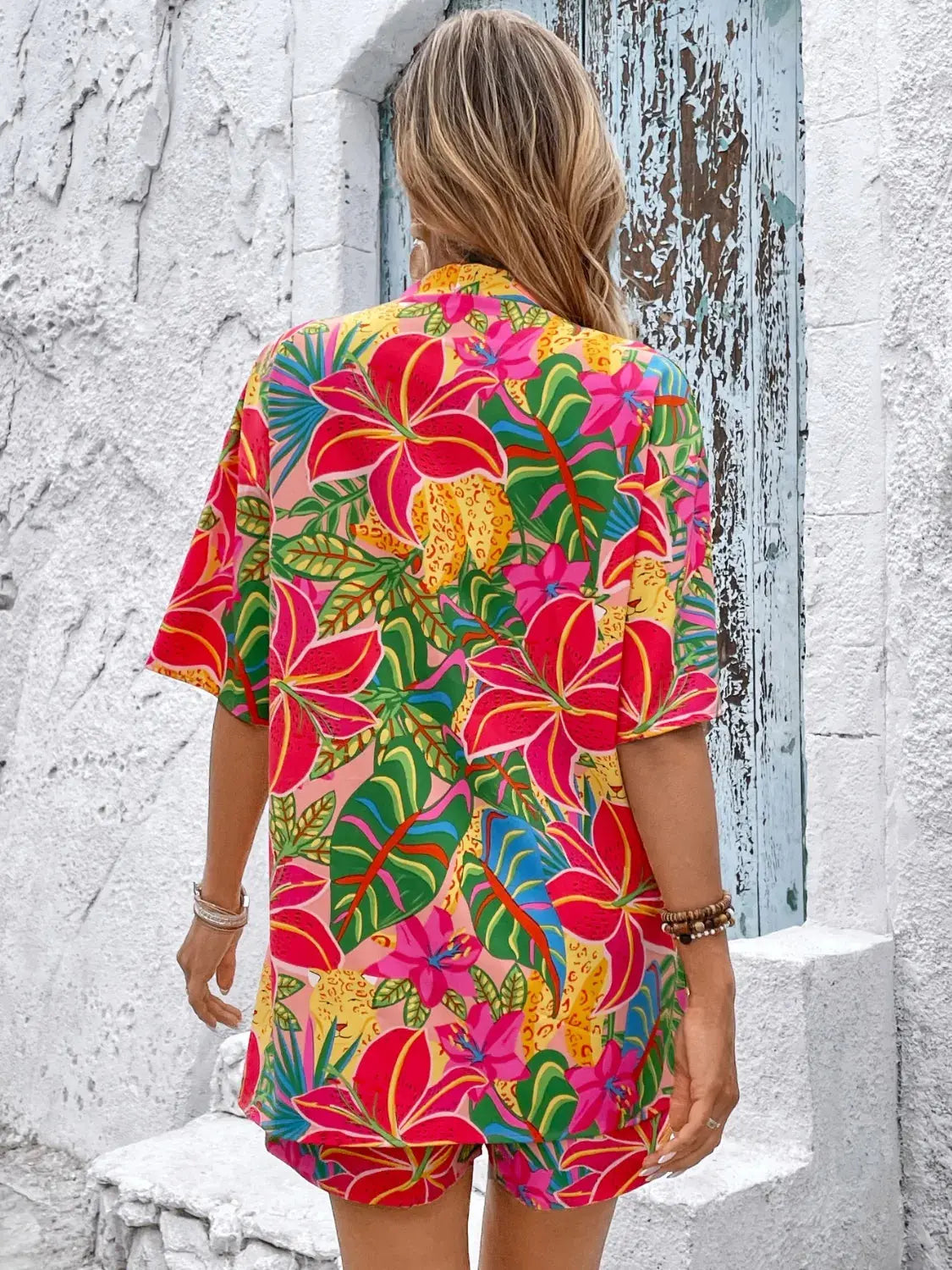 WOMEN Half Sleeve Top and Shorts Set.