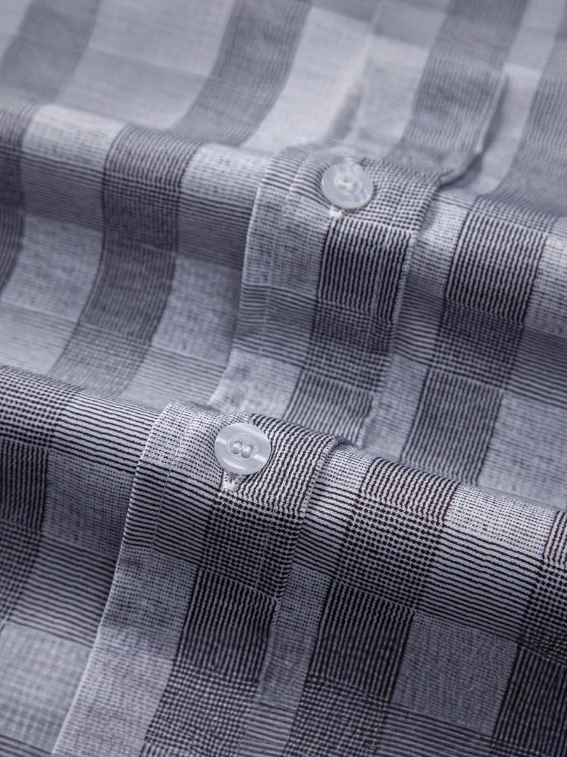 Men's Plus Size Casual Plaid Short Sleeve Button-Down Shirt.