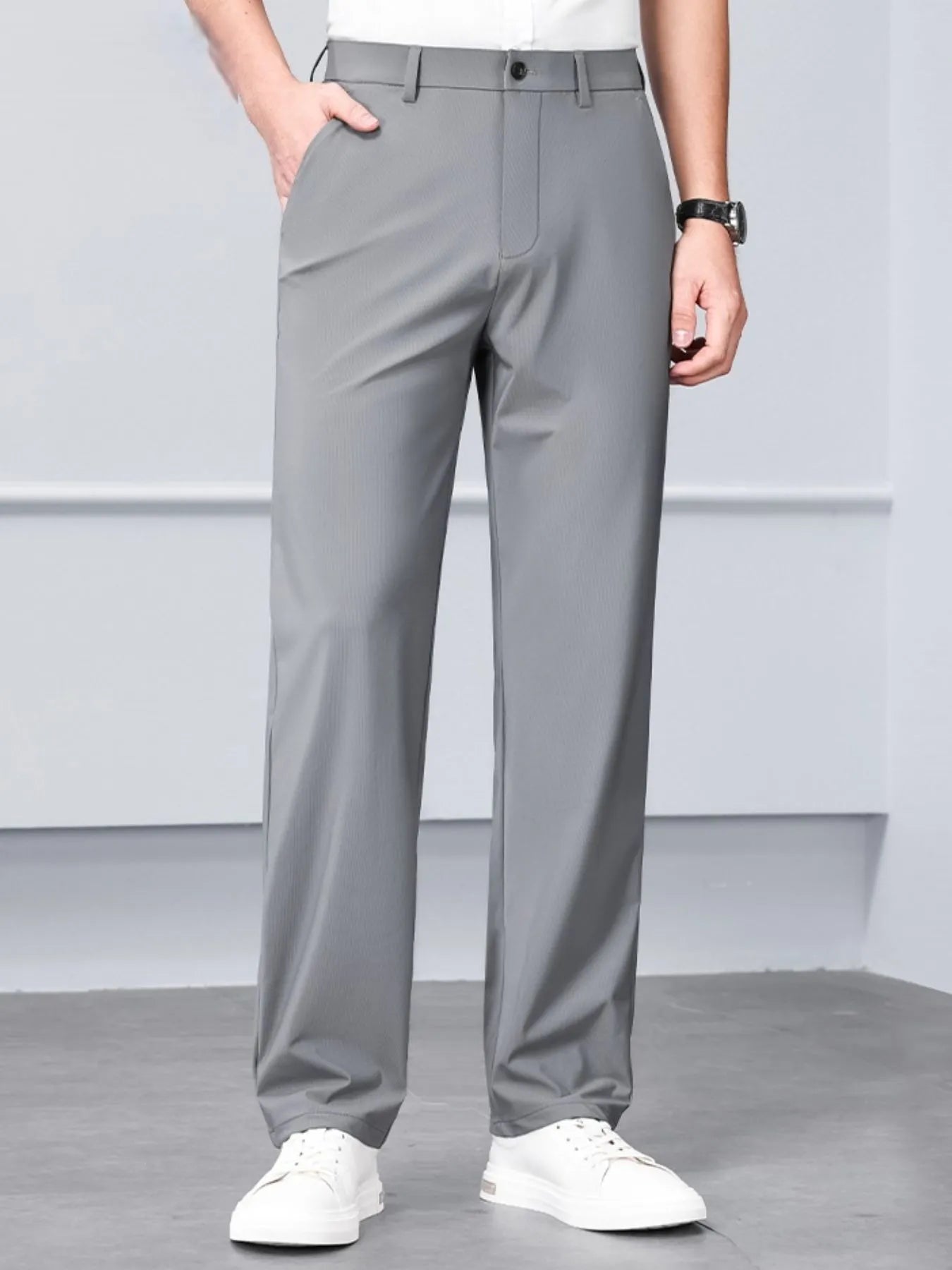 Men's Loose Fit Jeans with Pockets.