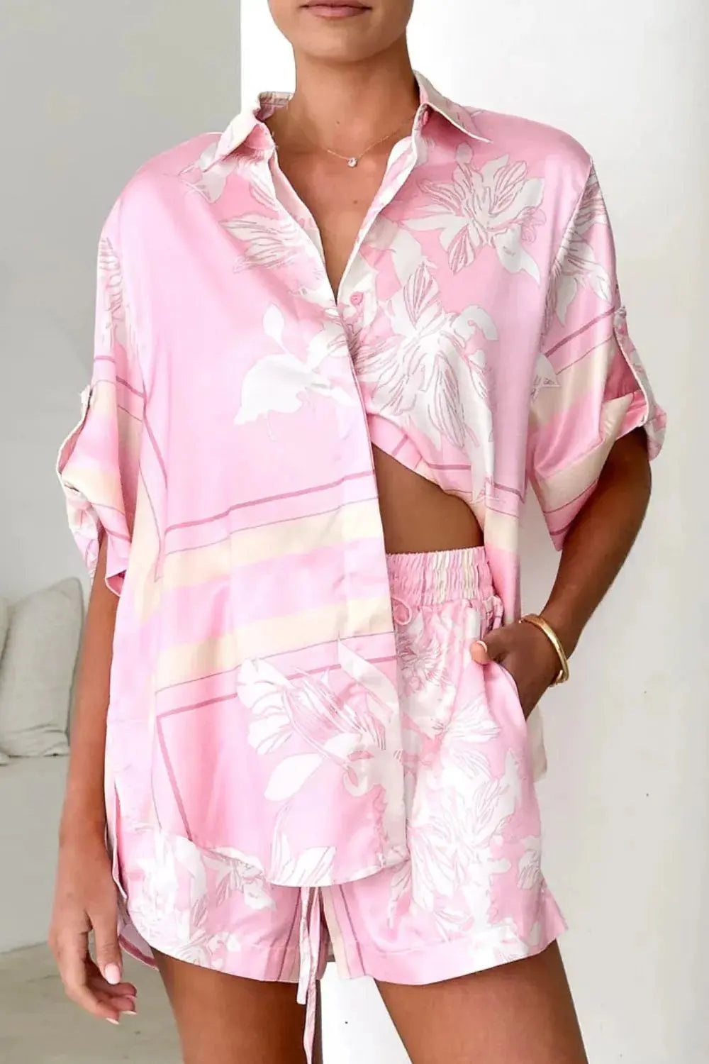 WOMEN Top and Shorts Set.