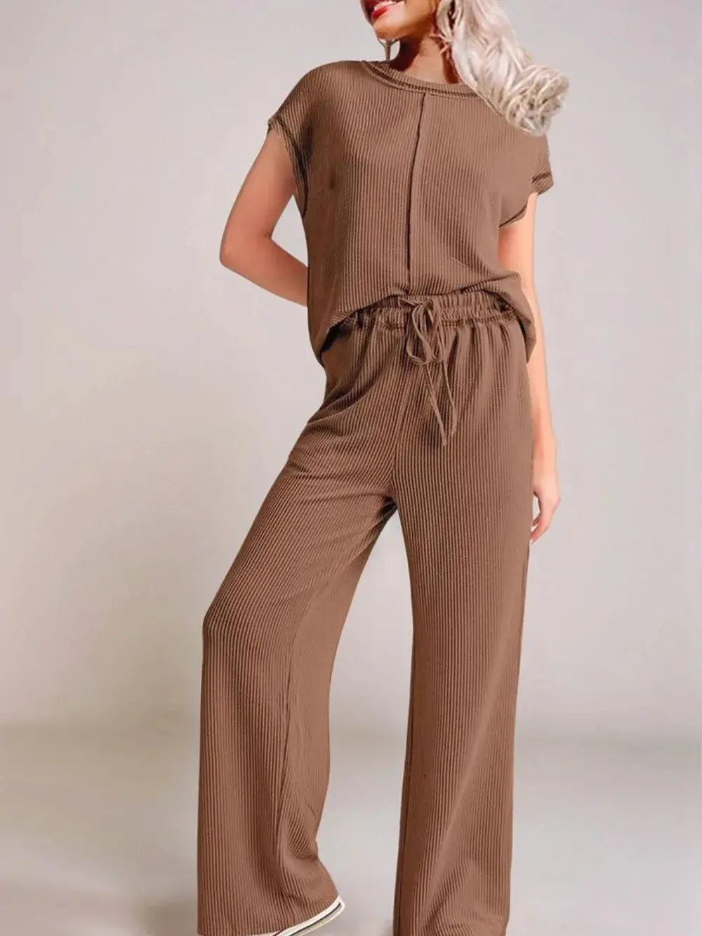 WOMEN Top and Pants Set.