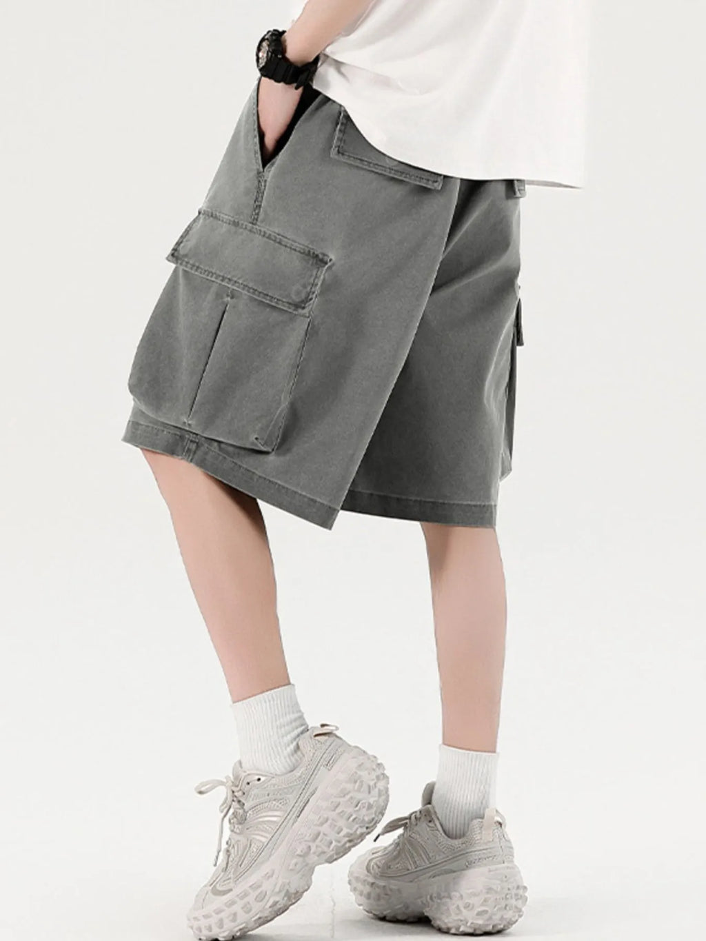 Men's Elastic Waistband Cargo Shorts.