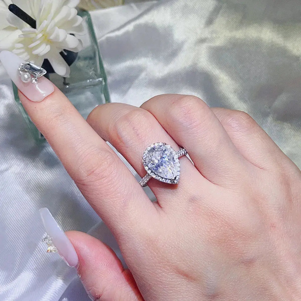 2 Carat Moissanite 925 Sterling Silver Ring.